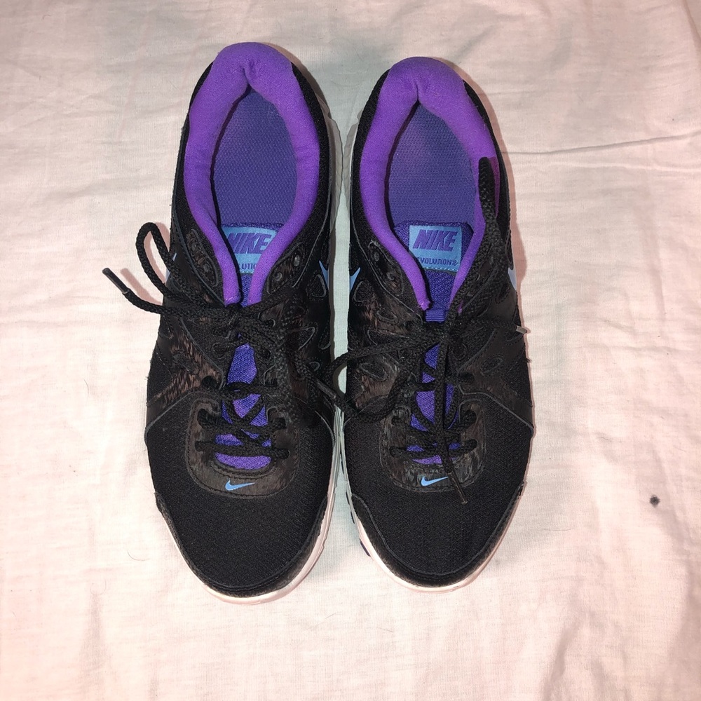 Women’s Nike Revolution 2 Running Shoes - Picture 5 of 7